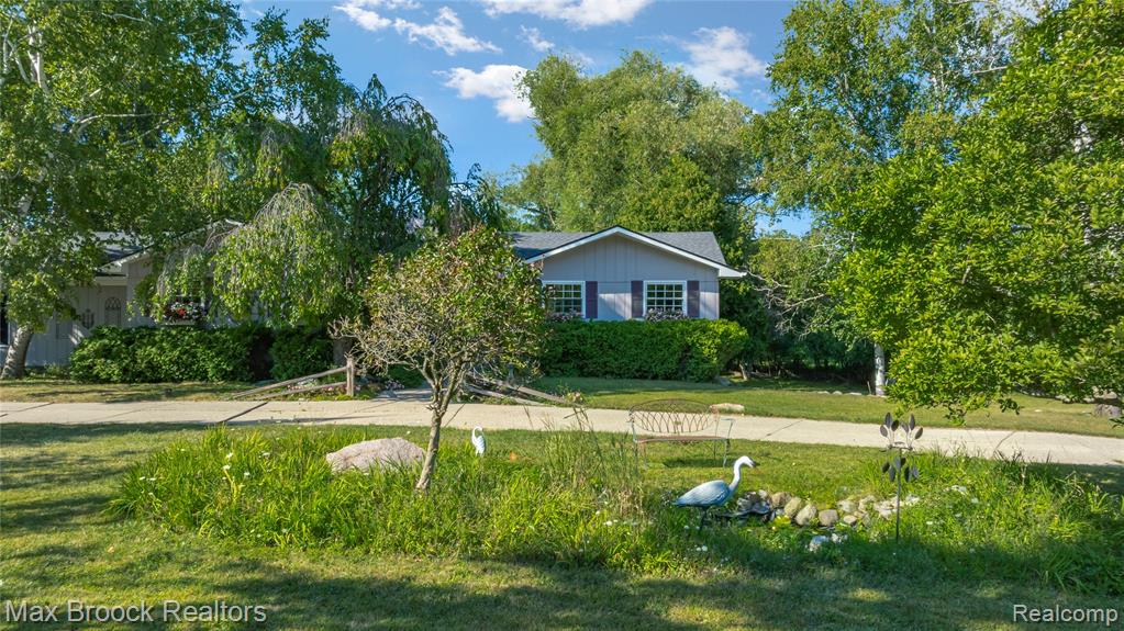 35550 Pleasant Valley Road, Farmington Hills, MI, 48331