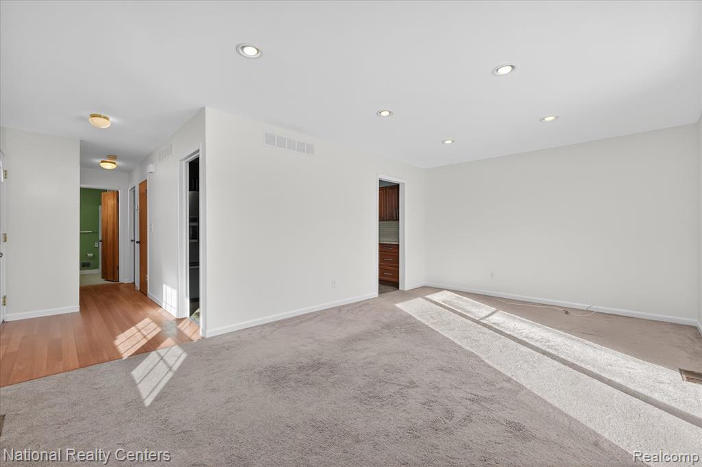 24825 Olde Orchard Street, Novi, MI — Photo 9