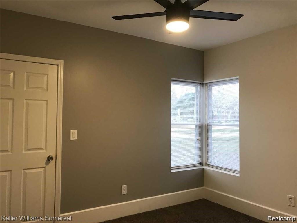 18541 Utica, Roseville, MI 48066 — Photo 5