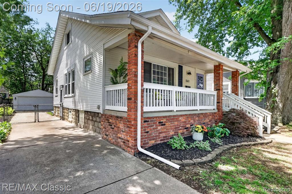 561 W Saratoga Street, Ferndale, MI 48220 — Photo 4