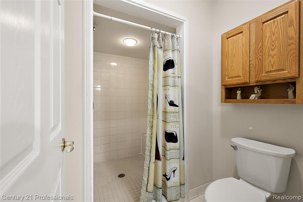 8117 Remington Court, Clarkston, MI 48348 — Photo 18