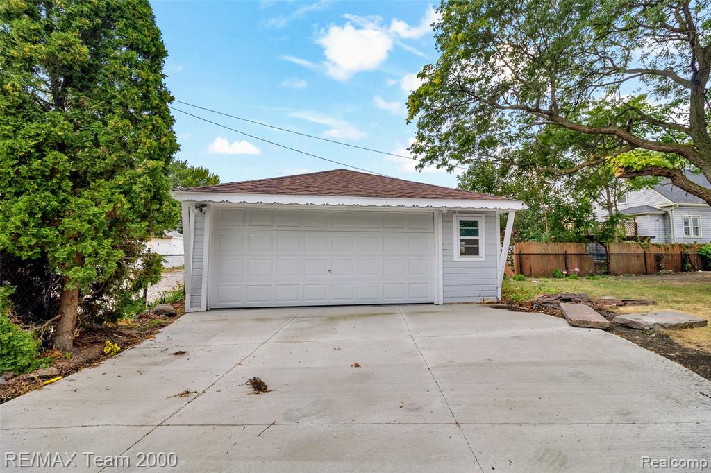 605 Eureka Road, Wyandotte, MI 48192 — Photo 6