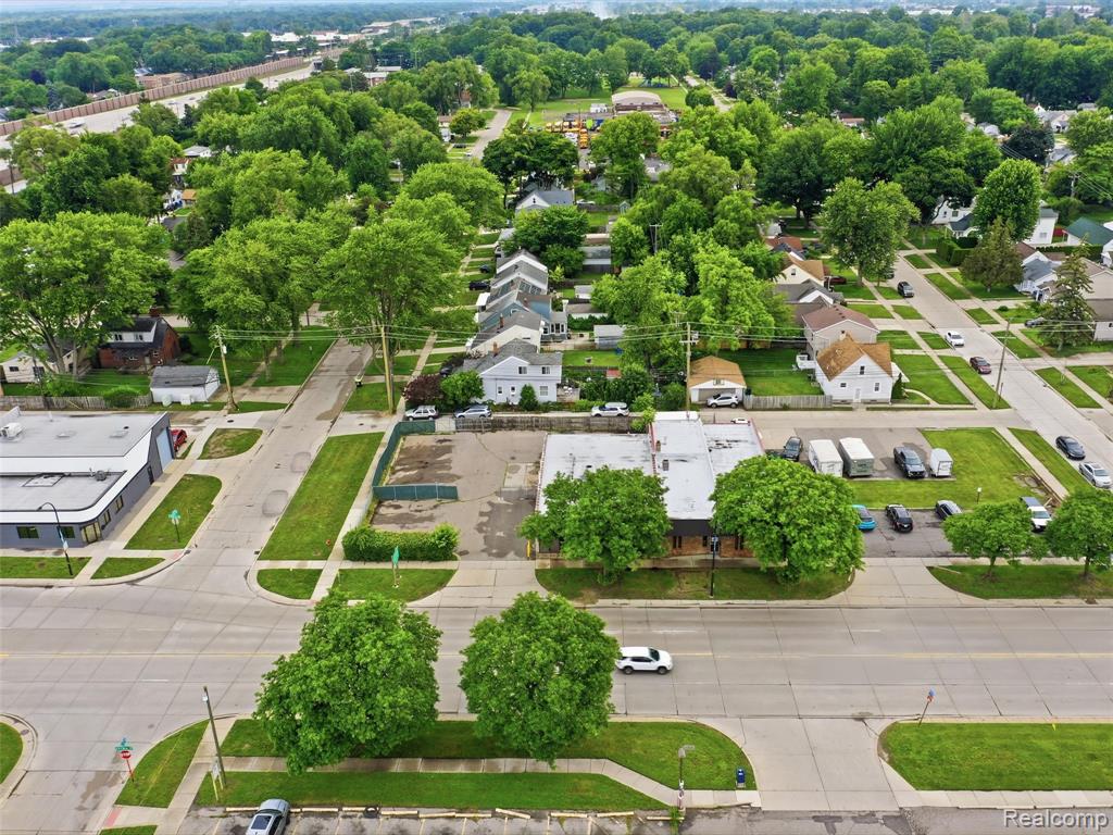 832 W 11 Mile Road, Madison Heights, MI 48071 — Photo 10