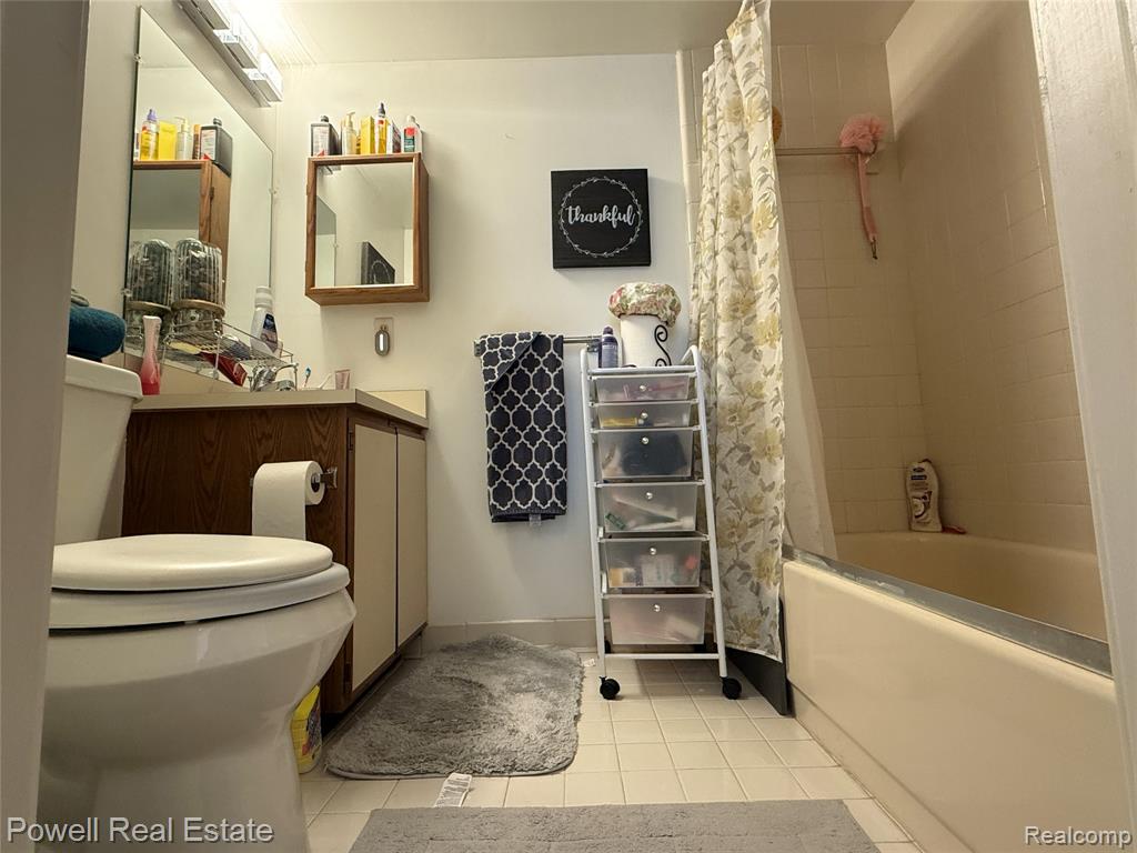 802 Country Club Drive, Saint Clair Shores, MI 48082 — Photo 15