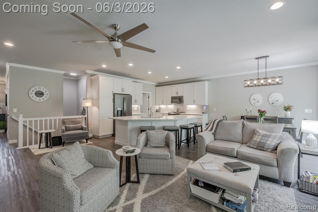 7466 Village Court, Davisburg, MI 48350 — Photo 11