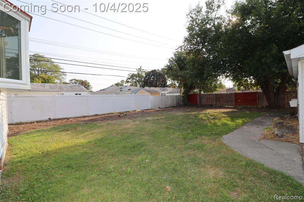 939 Deering Street, Garden City, MI — Photo 34