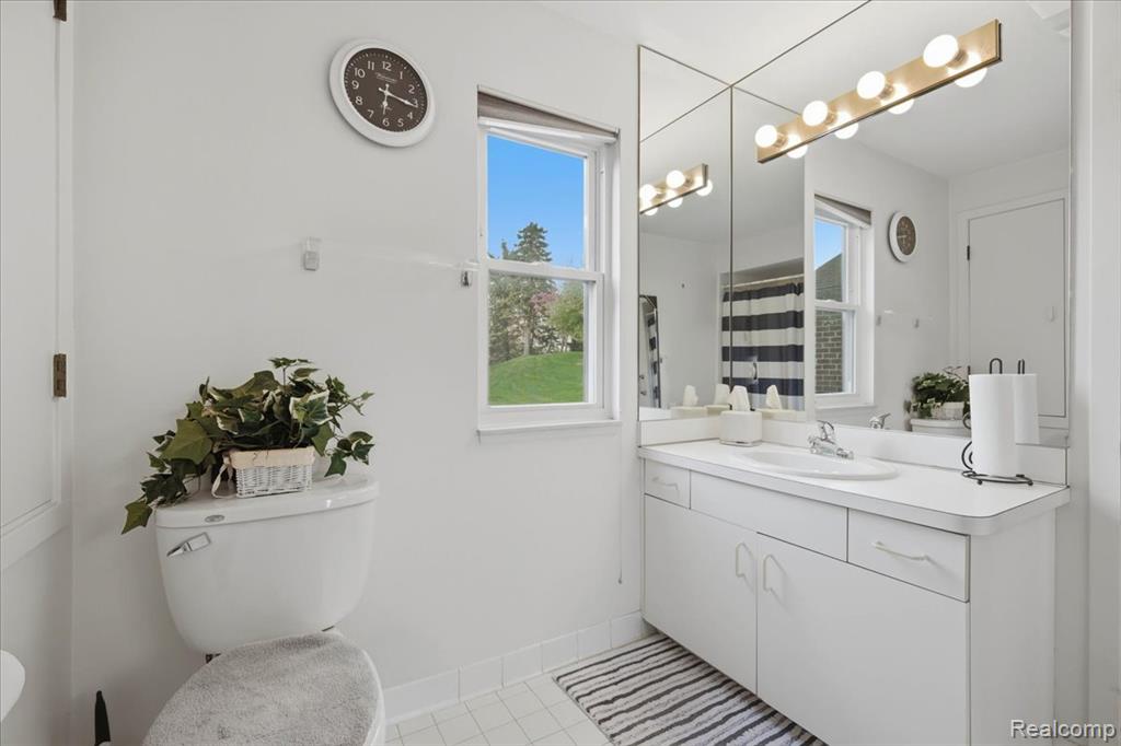 6680 Ridgefield Circle, 101, West Bloomfield, MI — Photo 24