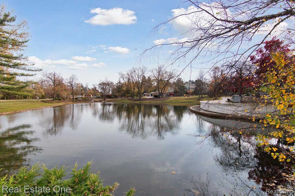 38826 Country Circle, Farmington Hills, MI 48331 — Photo 21