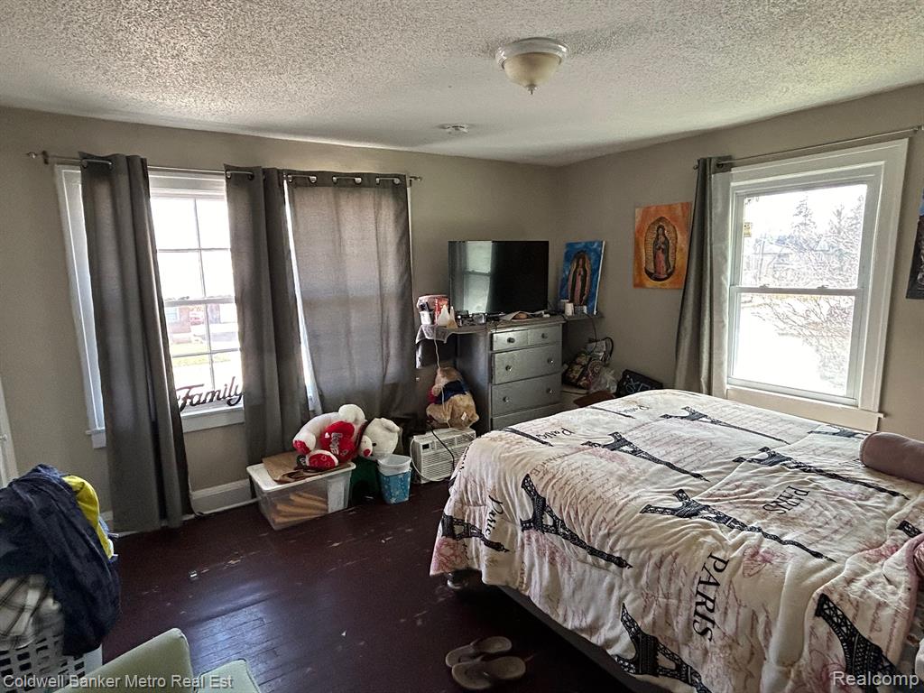 669 N PERRY Street, Pontiac, MI 48342 — Photo 7