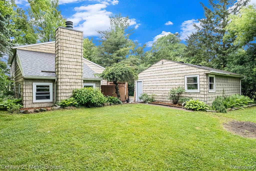 6428 W Court Street, Flint, MI 48532 — Photo 26