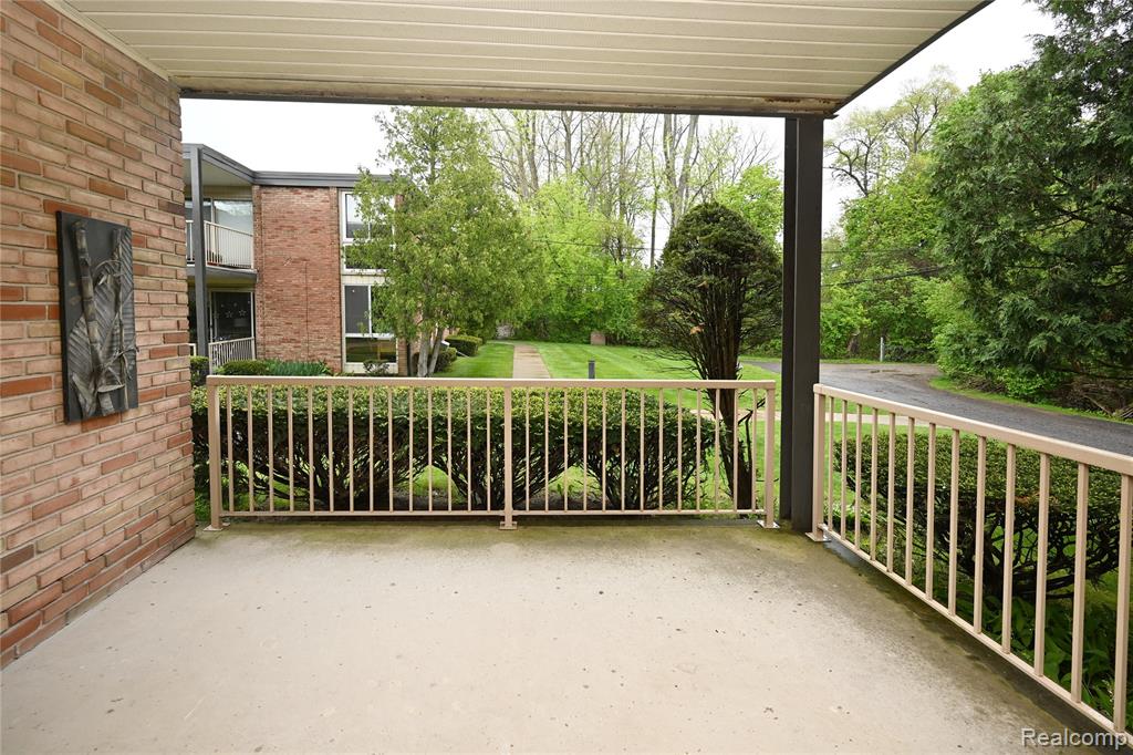 4043 W Maple, D 101, Bloomfield Hills, MI 48301 — Photo 7