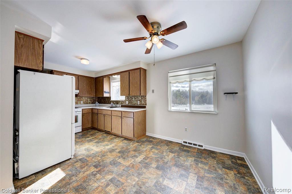 9555 Andersonville Road, Clarkston, MI — Photo 9