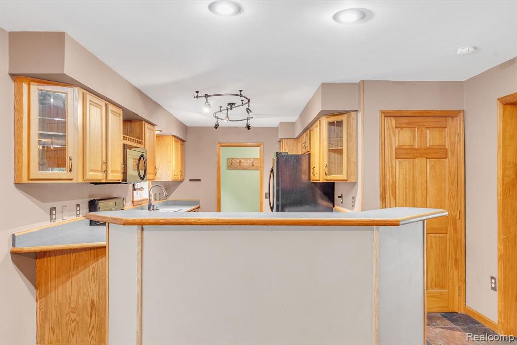 6917 CHASE LAKE Road, Fowlerville, MI 48836 — Photo 15