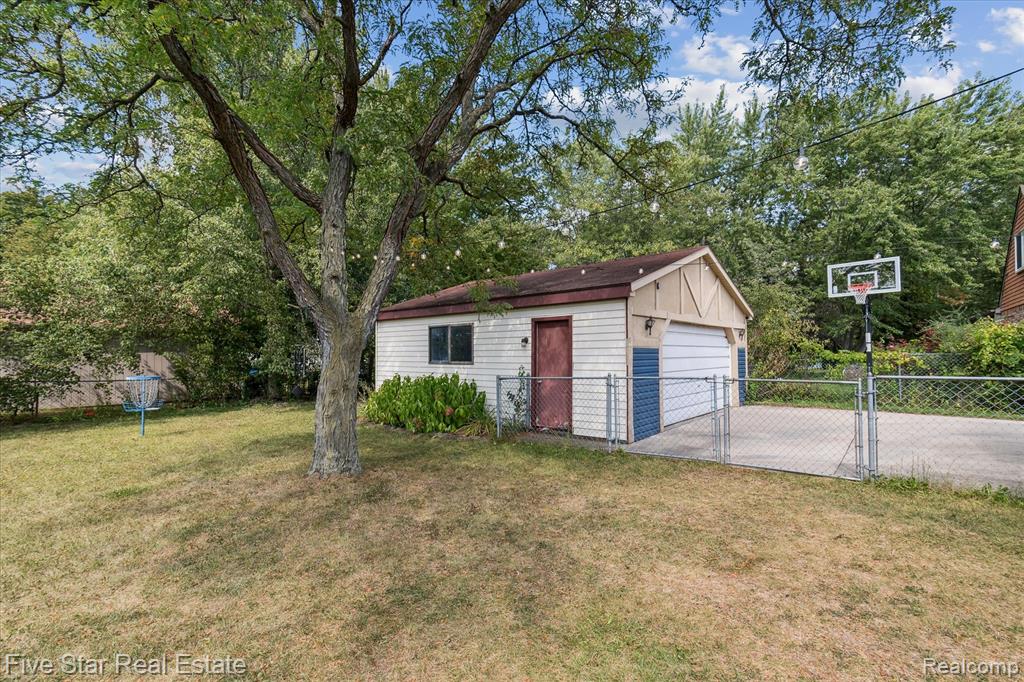 43592 Champlain Court, Canton, MI 48188 — Photo 42