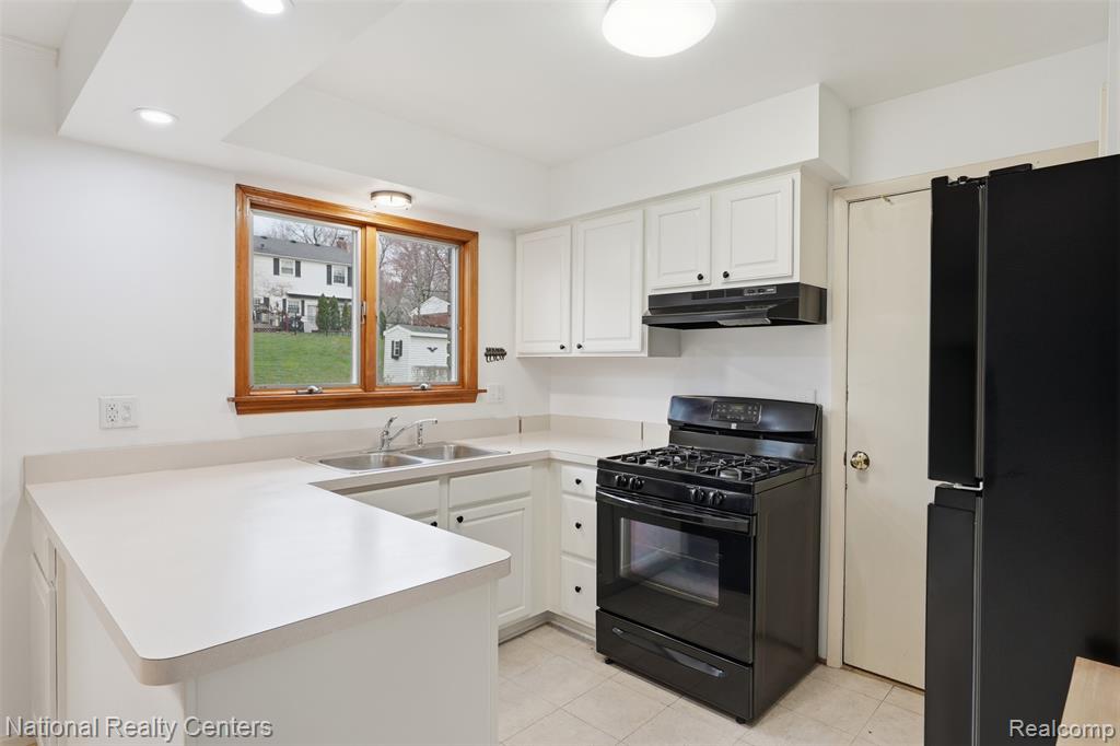 43716 Galway Drive, Northville, MI 48167 — Photo 16