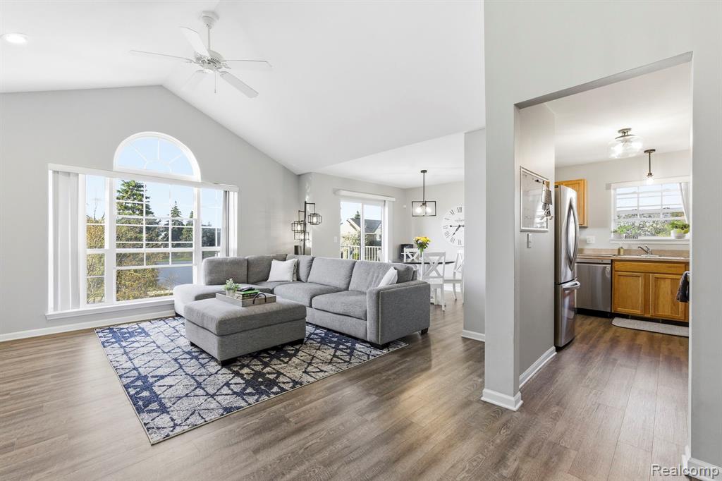16556 Radison Drive, Macomb, MI 48044 — Photo 6