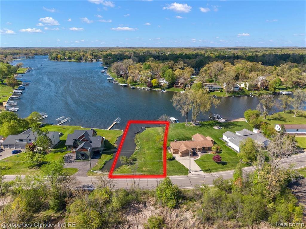 188 Wolverine Drive, Wolverine Lake, MI 48390 — Photo 7