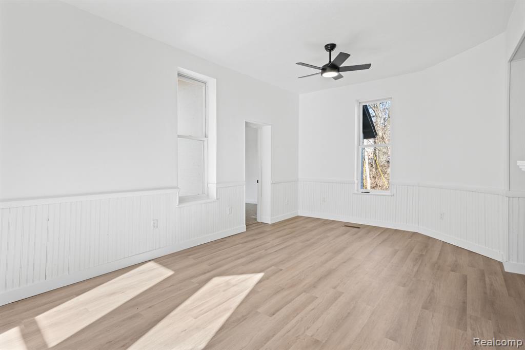 9 S WEST Street, Hillsdale, MI 49242 — Photo 31