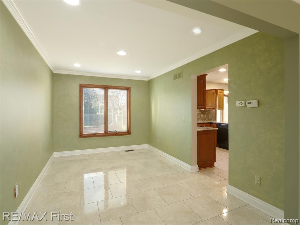 42429 Royal Lane, Clinton Twp, MI 48038 — Photo 17