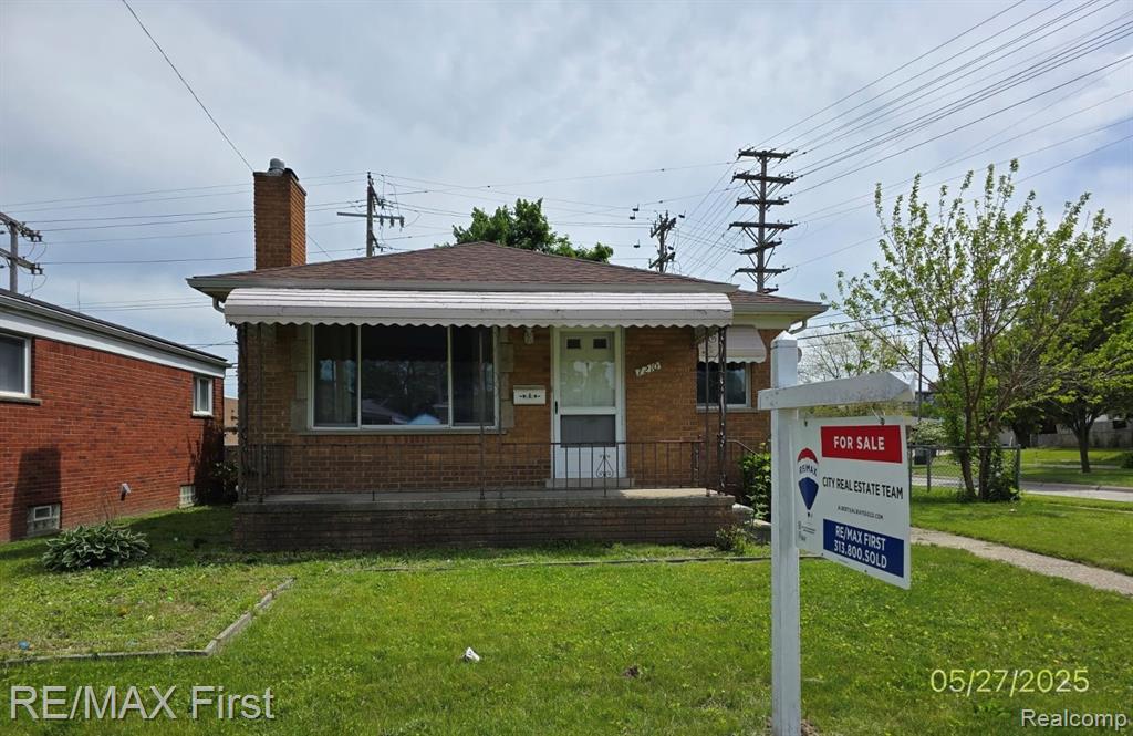 7210 Weingartz, Center Line, MI 48015 — front exterior
