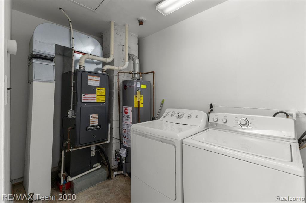 5876 KINMORE Street, Dearborn Heights, MI 48127 — Photo 14