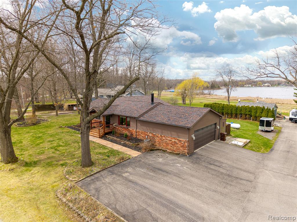 4609 Parker Drive, Howell, MI 48843 — Photo 4