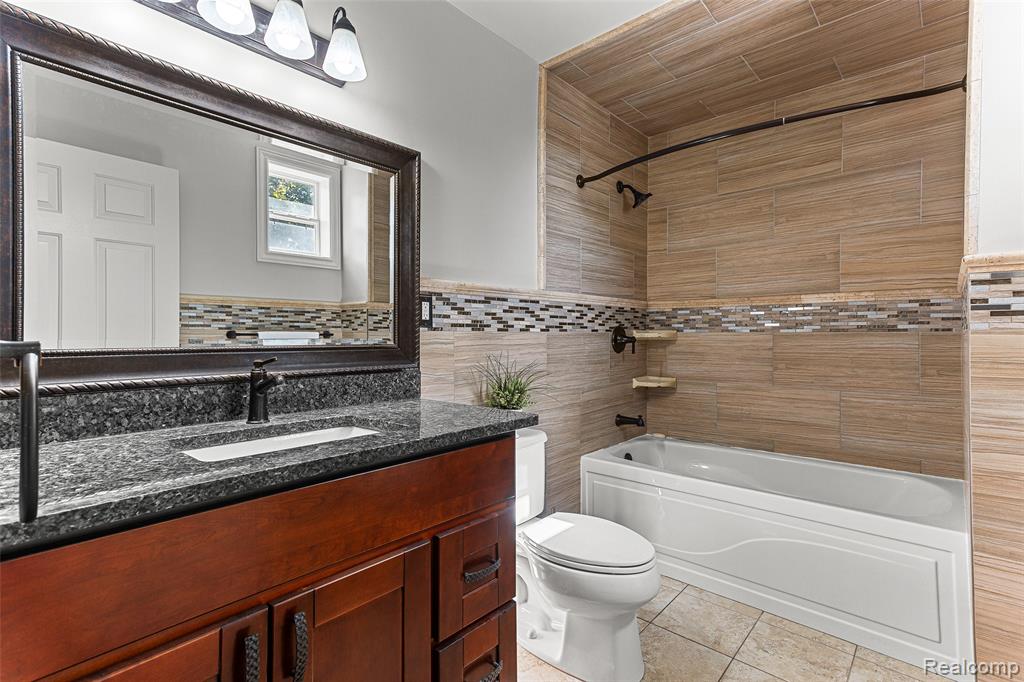 23364 Clark road Road, Belleville, MI 48111 — Photo 28