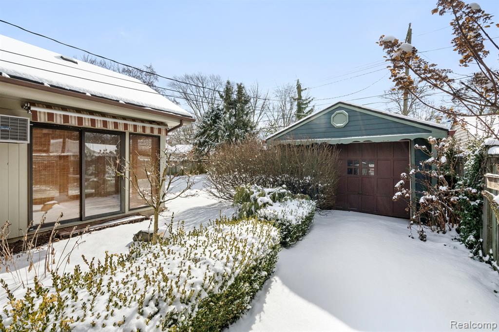 1239 WASHTENAW Avenue, Ypsilanti, MI 48197 — Photo 18