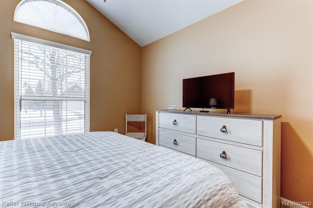40752 Lenox Park Drive, Novi, MI 48377 — Photo 12