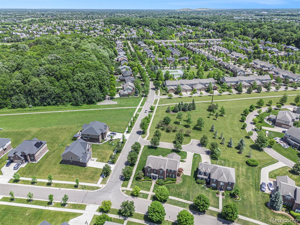 51021 Laurel Park, Canton, MI 48188 — Photo 46