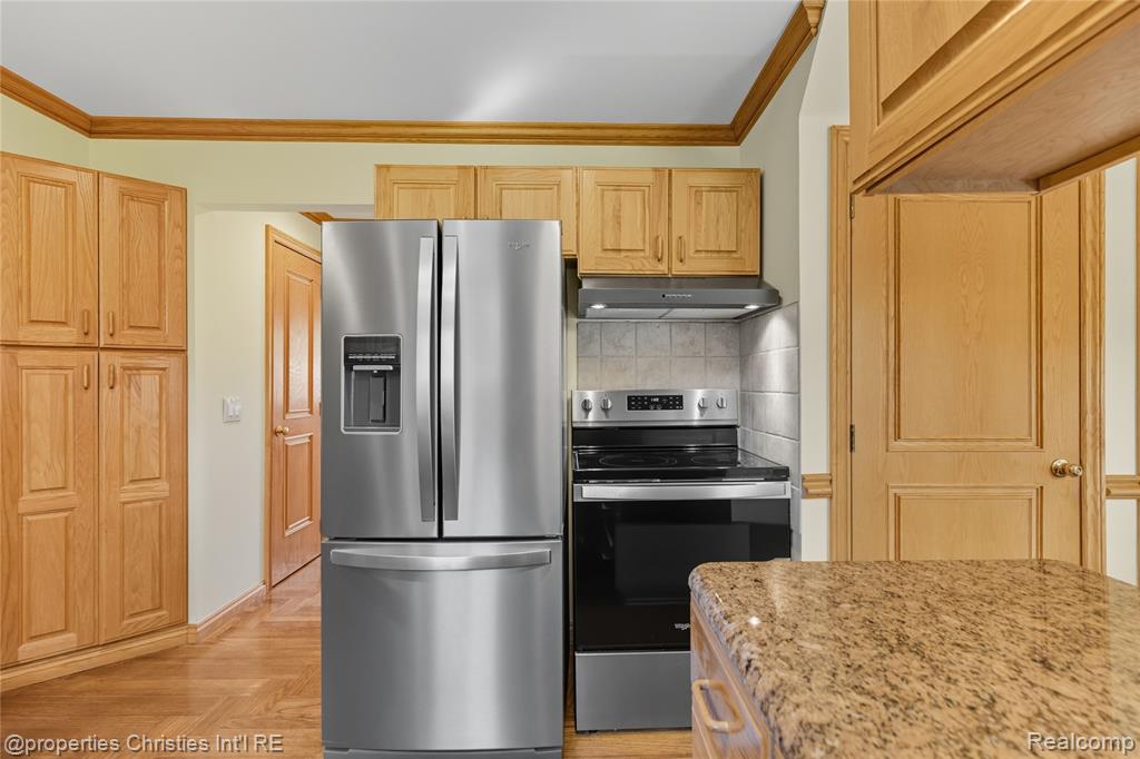 6308 Donnybrook Drive, Shelby Twp, MI 48316 — Photo 11