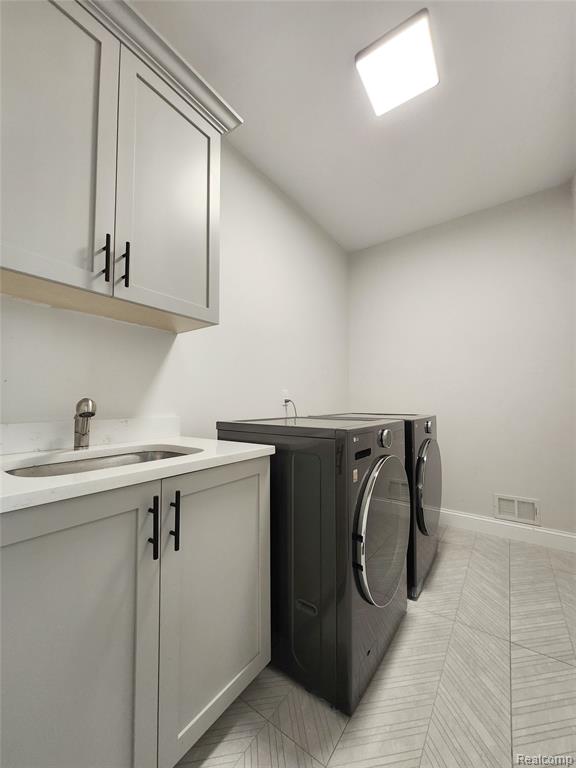 54311 Lawson Creek Drive, Utica, MI 48316 — Photo 32