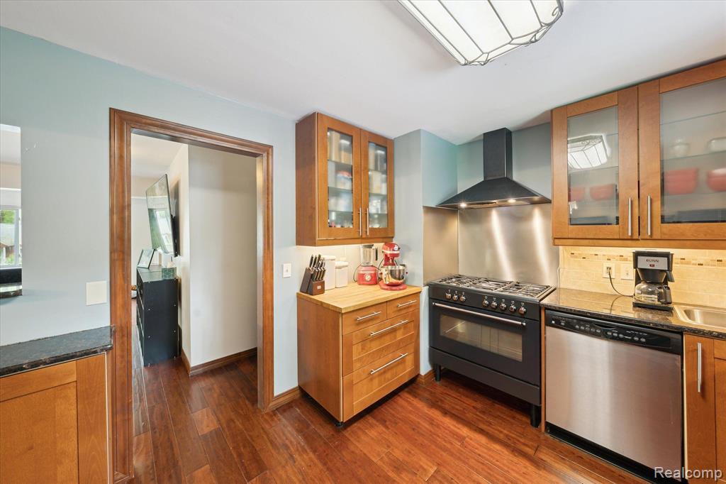 6544 Woodland Road, Whitmore Lake, MI 48189 — Photo 12