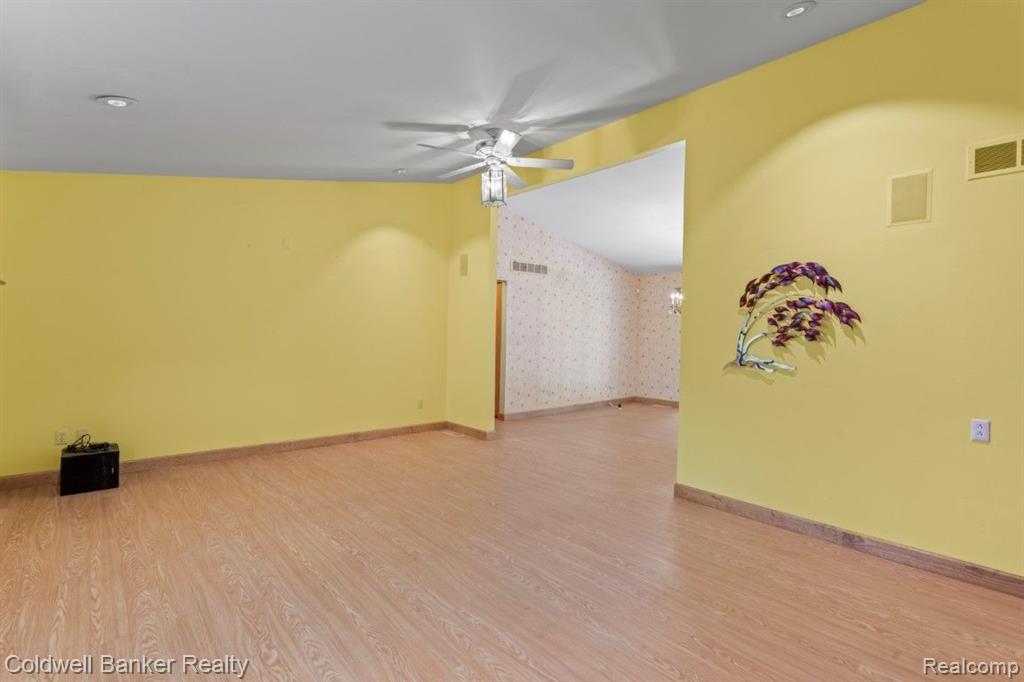 8027 EMERALD Lane W, Westland, MI — Photo 6
