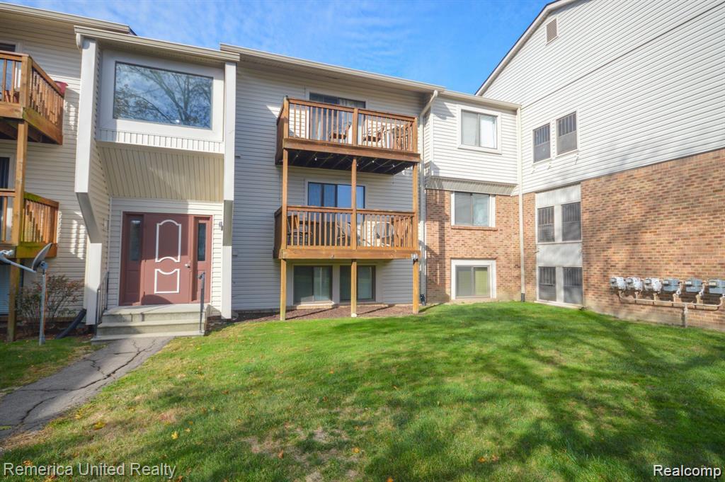 30074 W 12 Mile Road, 114, Farmington Hills, MI 48334