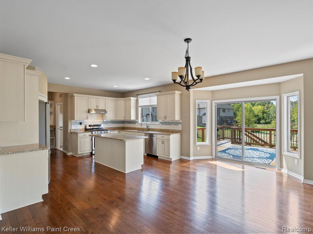 46267 Terrace Drive, Shelby Twp, MI 48317 — Photo 16
