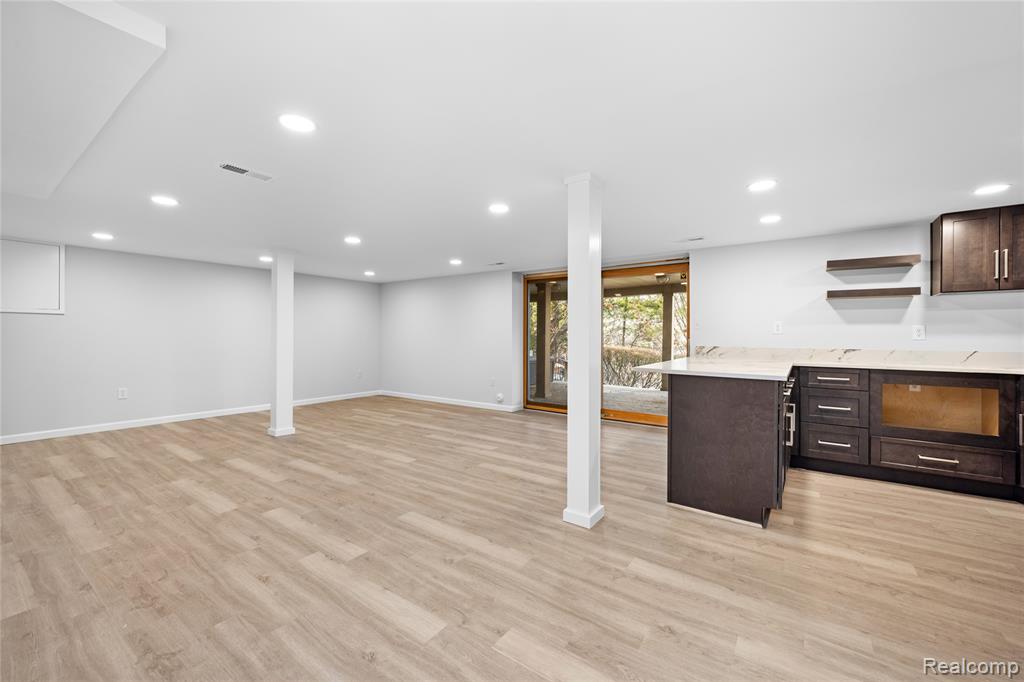 4695 Maura Lane, West Bloomfield, MI 48323 — Photo 43