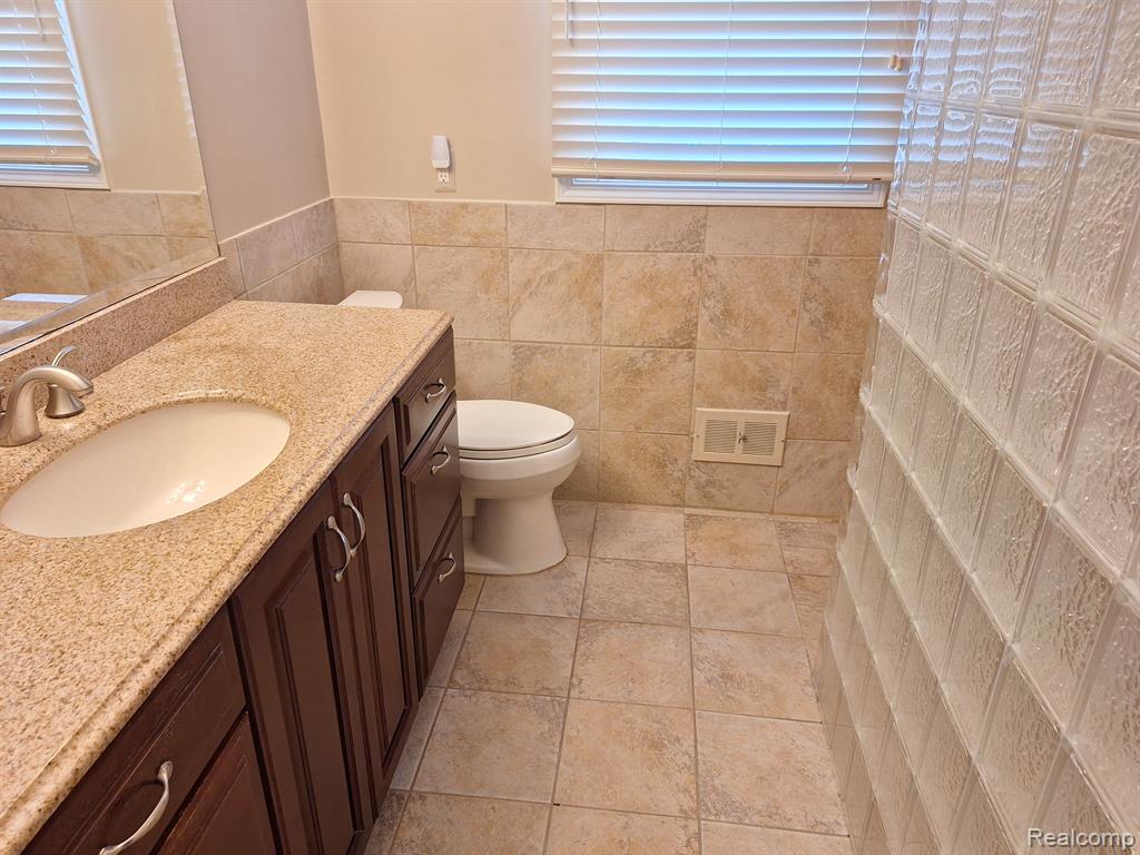 866 TIMBERLINE Drive, Rochester Hills, MI 48309 — Photo 35
