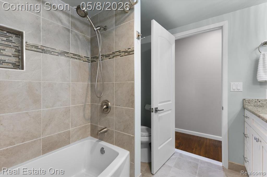 599 Thurber Drive, Troy, MI 48085 — Photo 9
