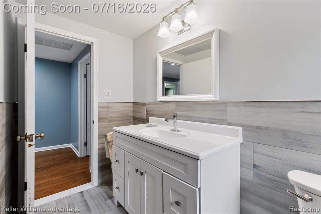 6711 Woodside Trail, West Bloomfield, MI — Photo 29