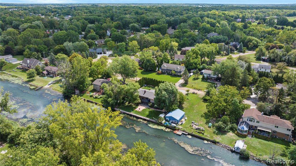 9662 Waterway Drive, Grosse Ile, MI 48138 — Photo 3