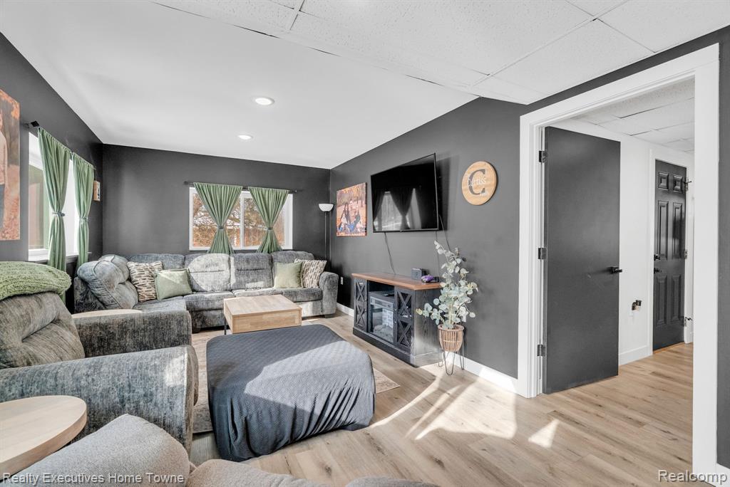 5851 Lakeshore Road, Fort Gratiot, MI 48059 — Photo 30