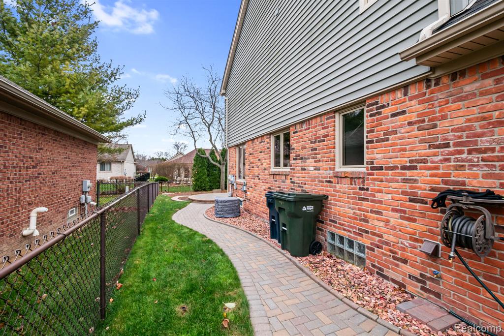 40312 Sugar Spring Drive, Sterling Heights, MI 48313 — Photo 62