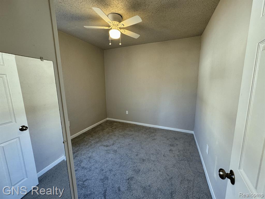 882 KENILWORTH Avenue, Pontiac, MI 48340 — Photo 9