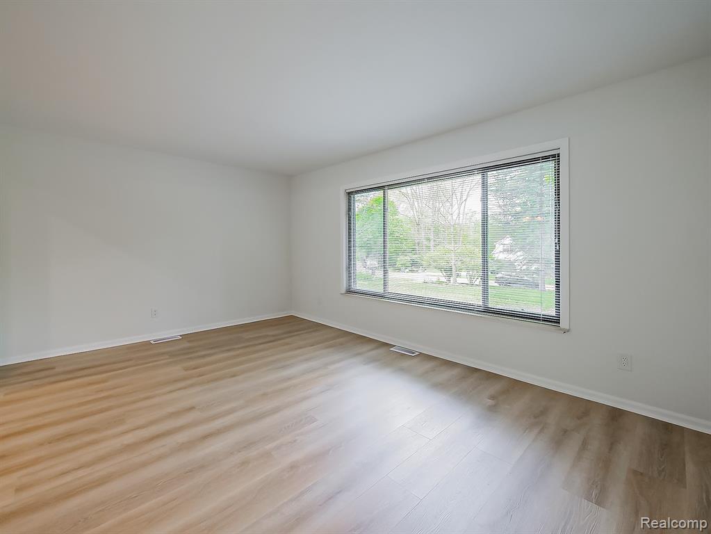 7580 Thornwood Street, Canton, MI 48187 — Photo 33