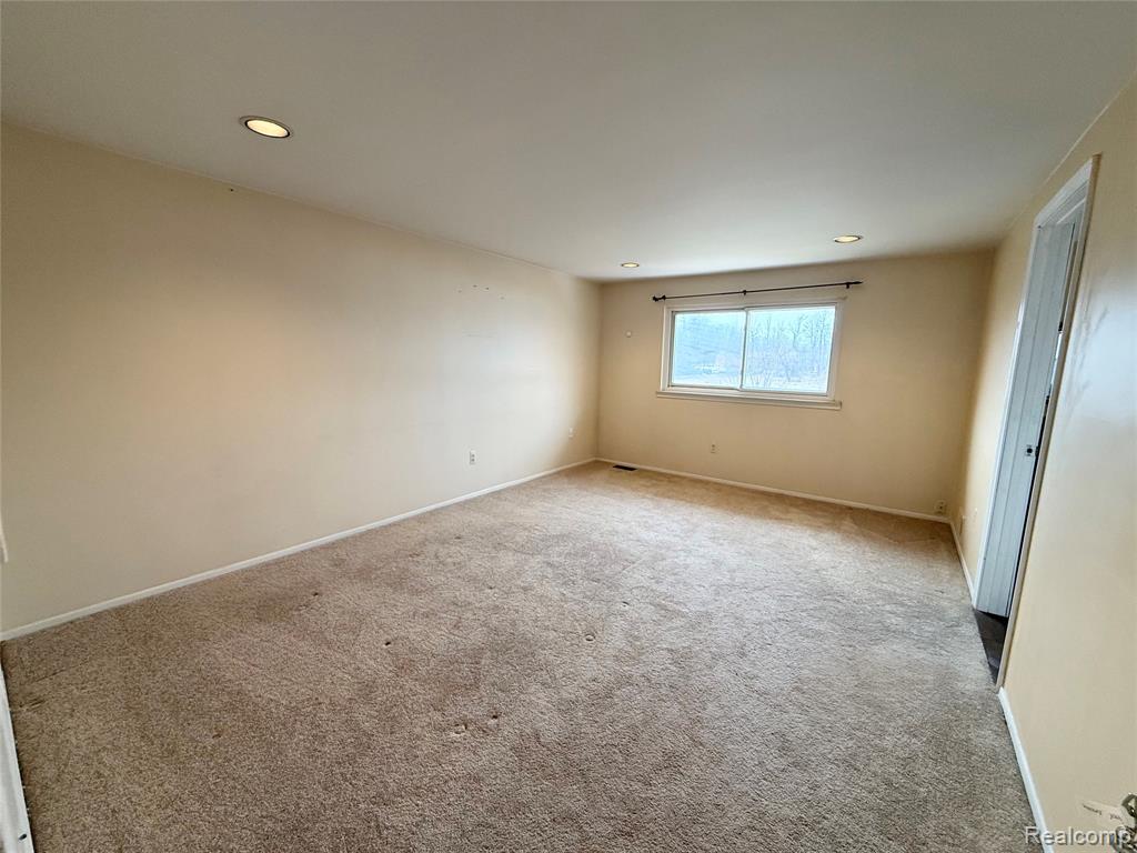 6842 Indian Creek Drive, West Bloomfield, MI — Photo 16