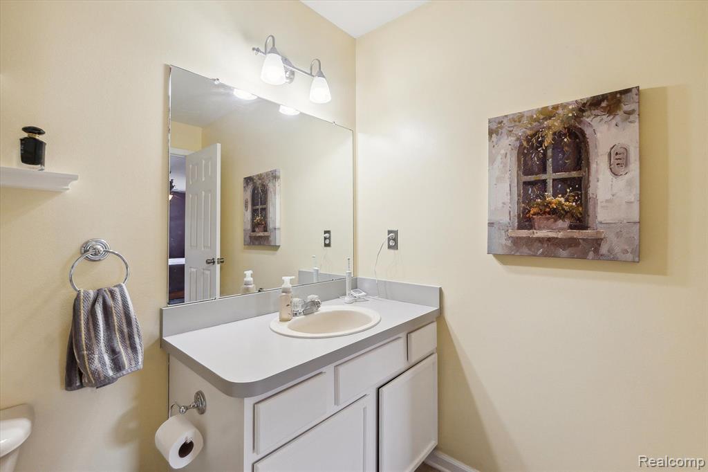 1012 SHIAWASSEE Circle, Howell, MI 48843 — Photo 29