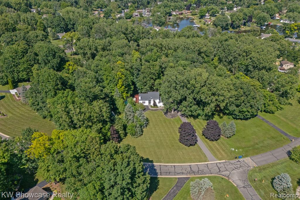 6255 WHISPERING MEADOWS Drive, White Lake, MI 48383 — Photo 15