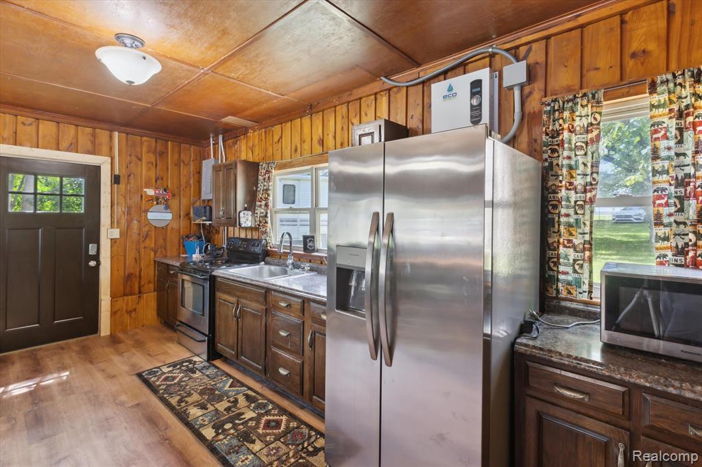 5020 Main Street, MI — Photo 14