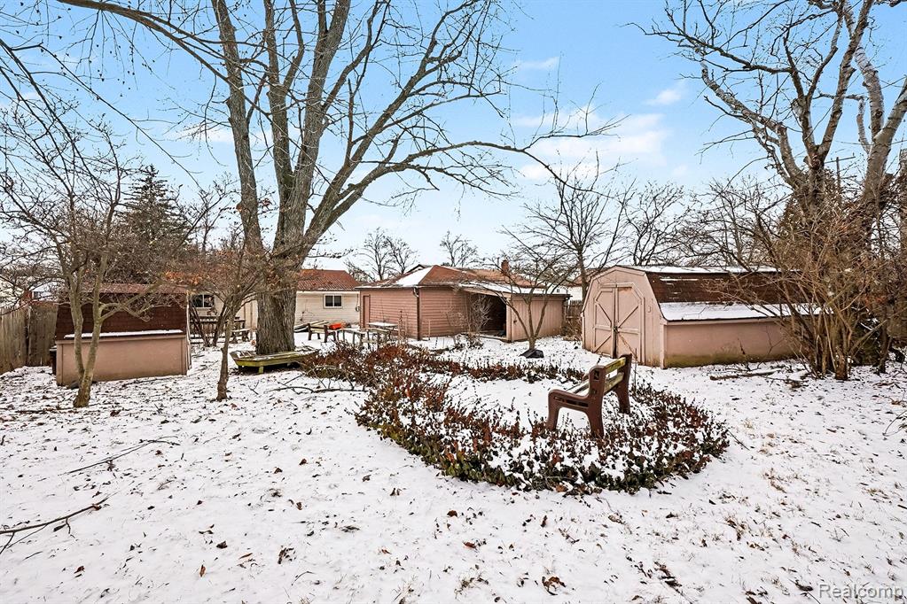 672 Linda Vista Drive, Pontiac, MI 48342 — Photo 6